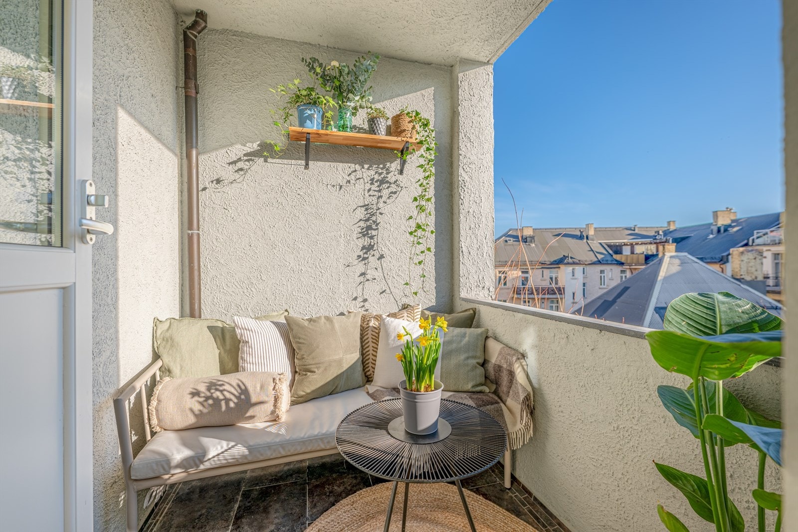 Solrikt fra morgen/formiddag og frem til kl. ca. 13/14 Galleribilde