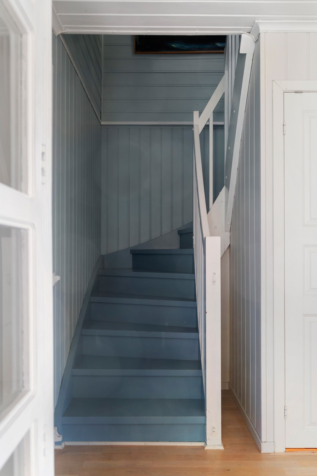 Trapp til loftsetasje Galleribilde