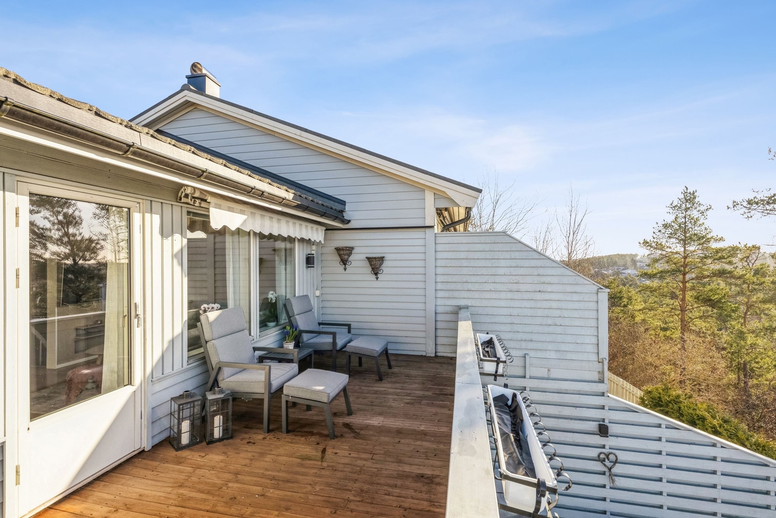 Terrasse med gode solforhold Galleribilde