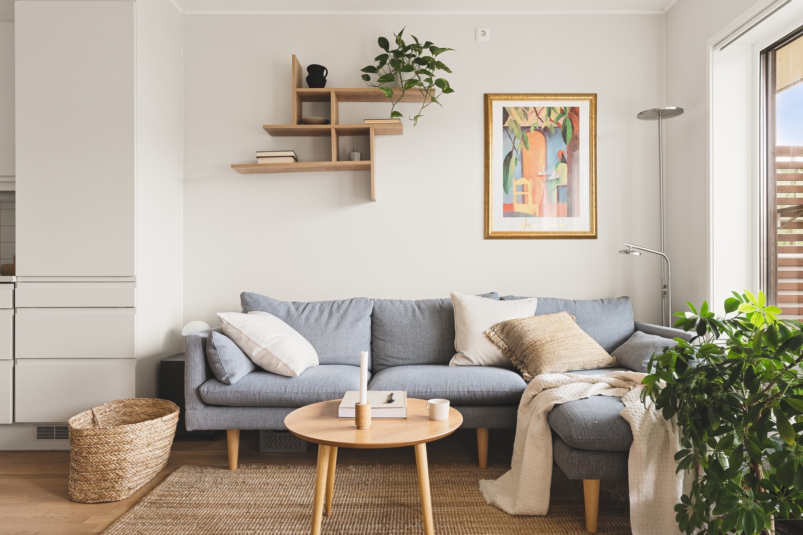 Her har du god plass til stor sofagruppe i tillegg til annet møblement etter ønske. Galleribilde