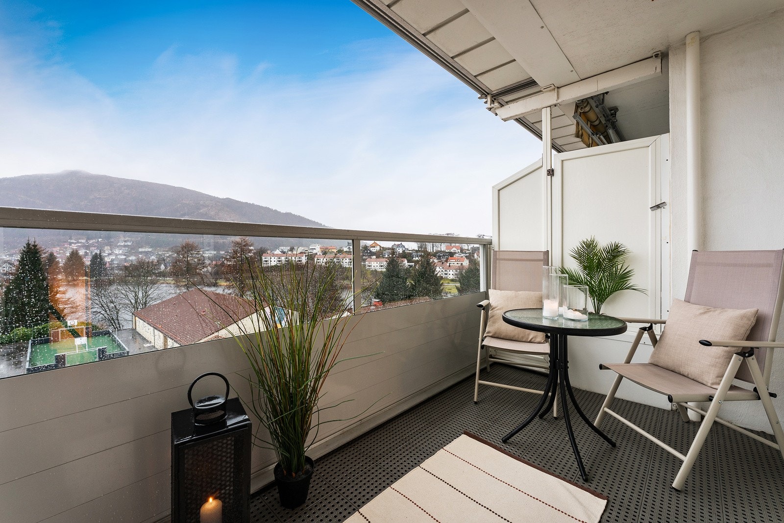 På balkongen er det god plass til å innrede slik man måtte ønske. Galleribilde