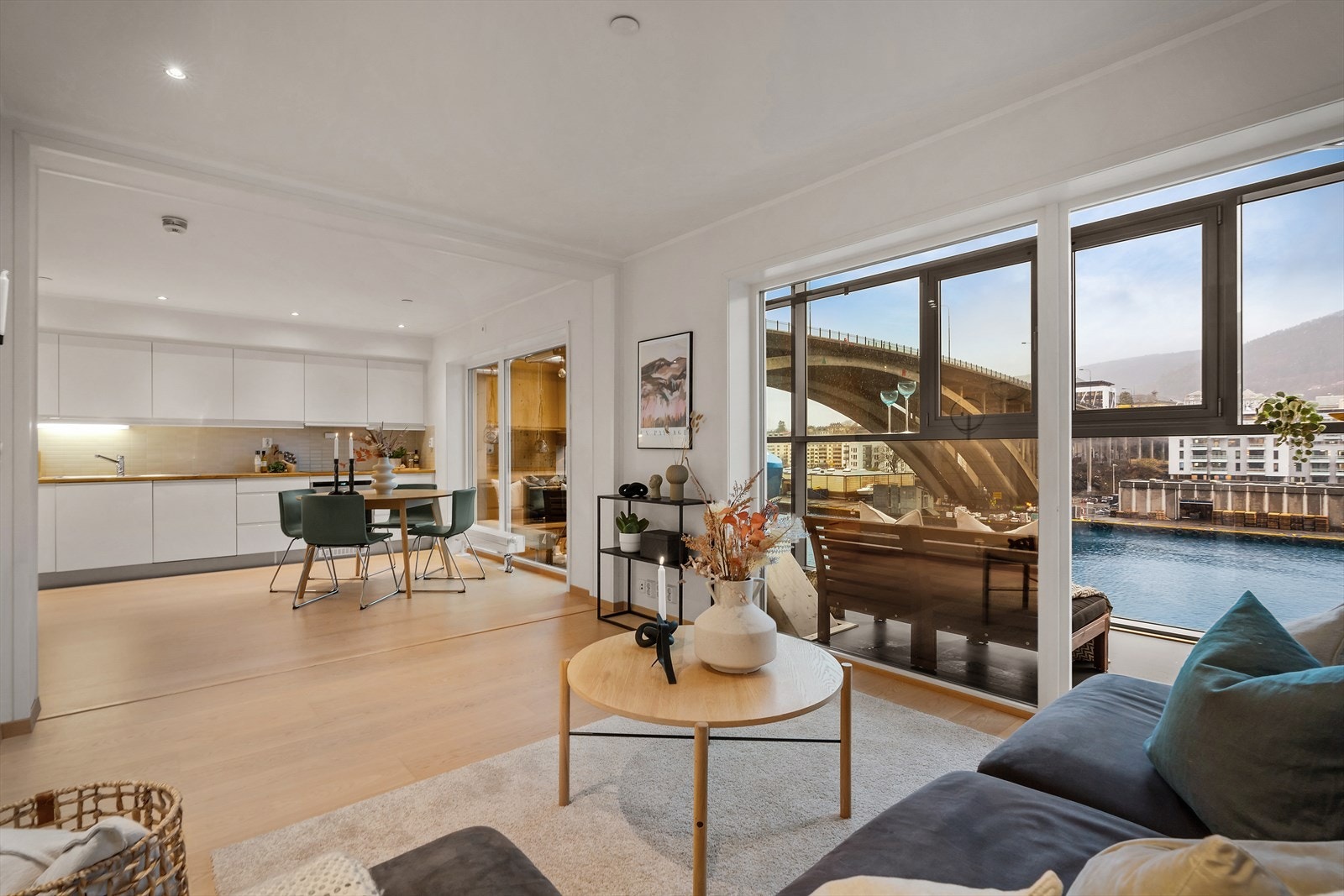 - Rommet måler 26,7 m² - Galleribilde