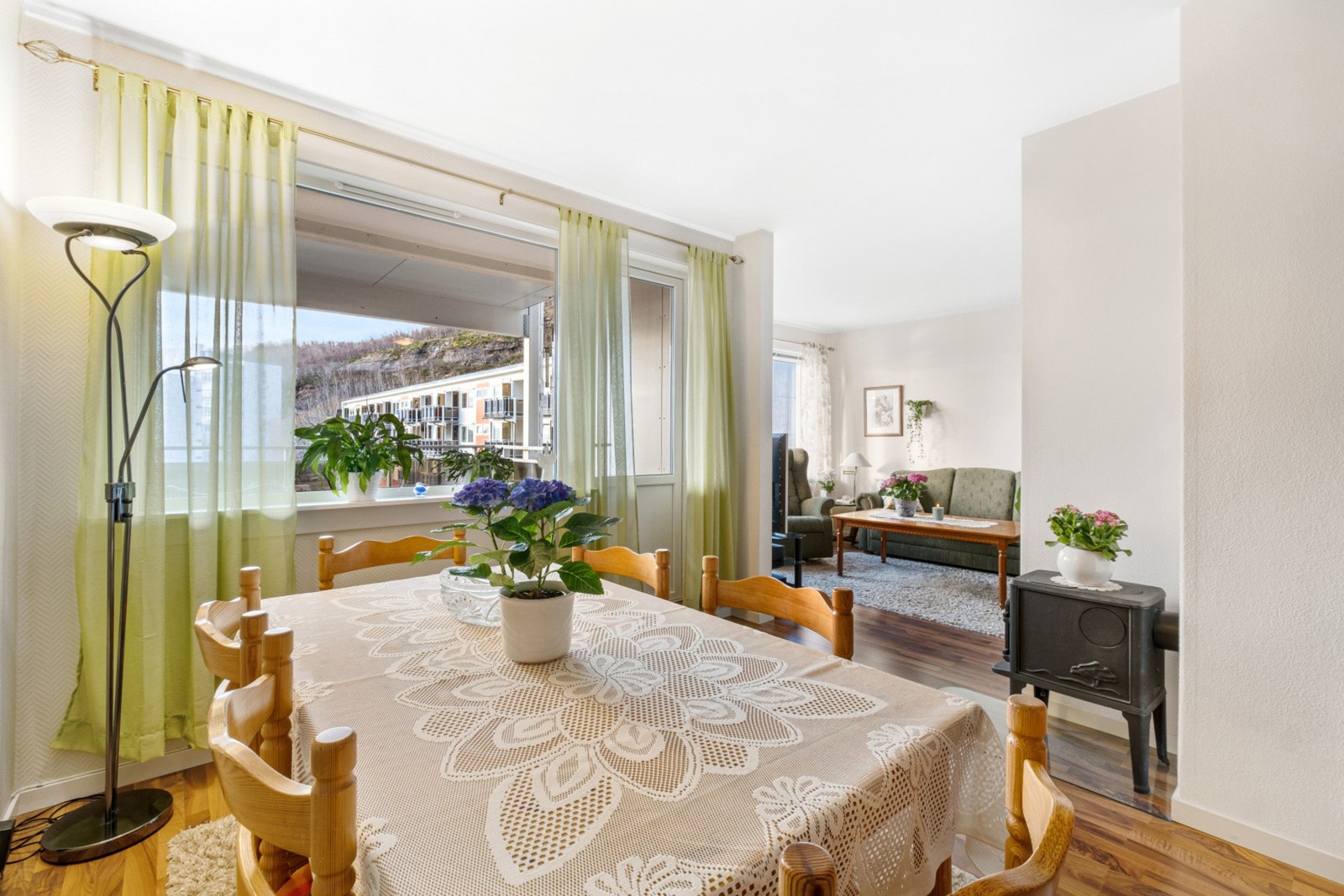 Praktisk løsning med 2 stuer. Galleribilde