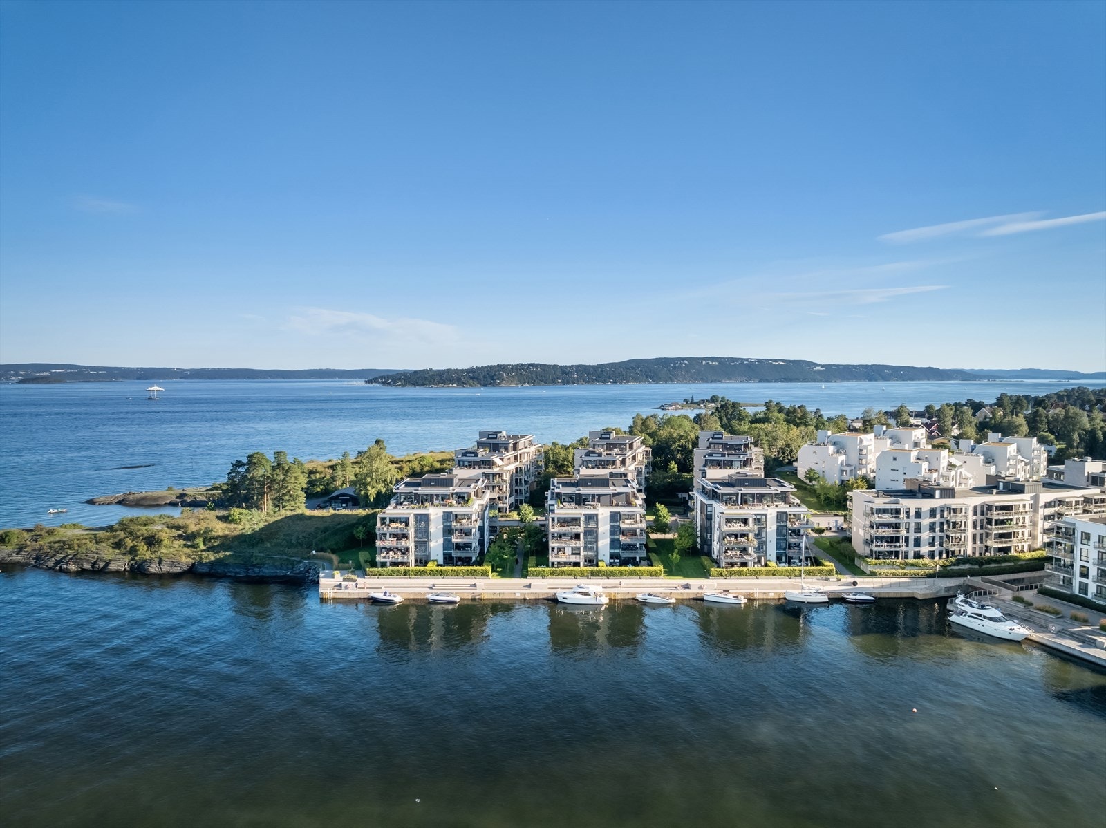 Rolfsbukta og Rolfstangen. Galleribilde