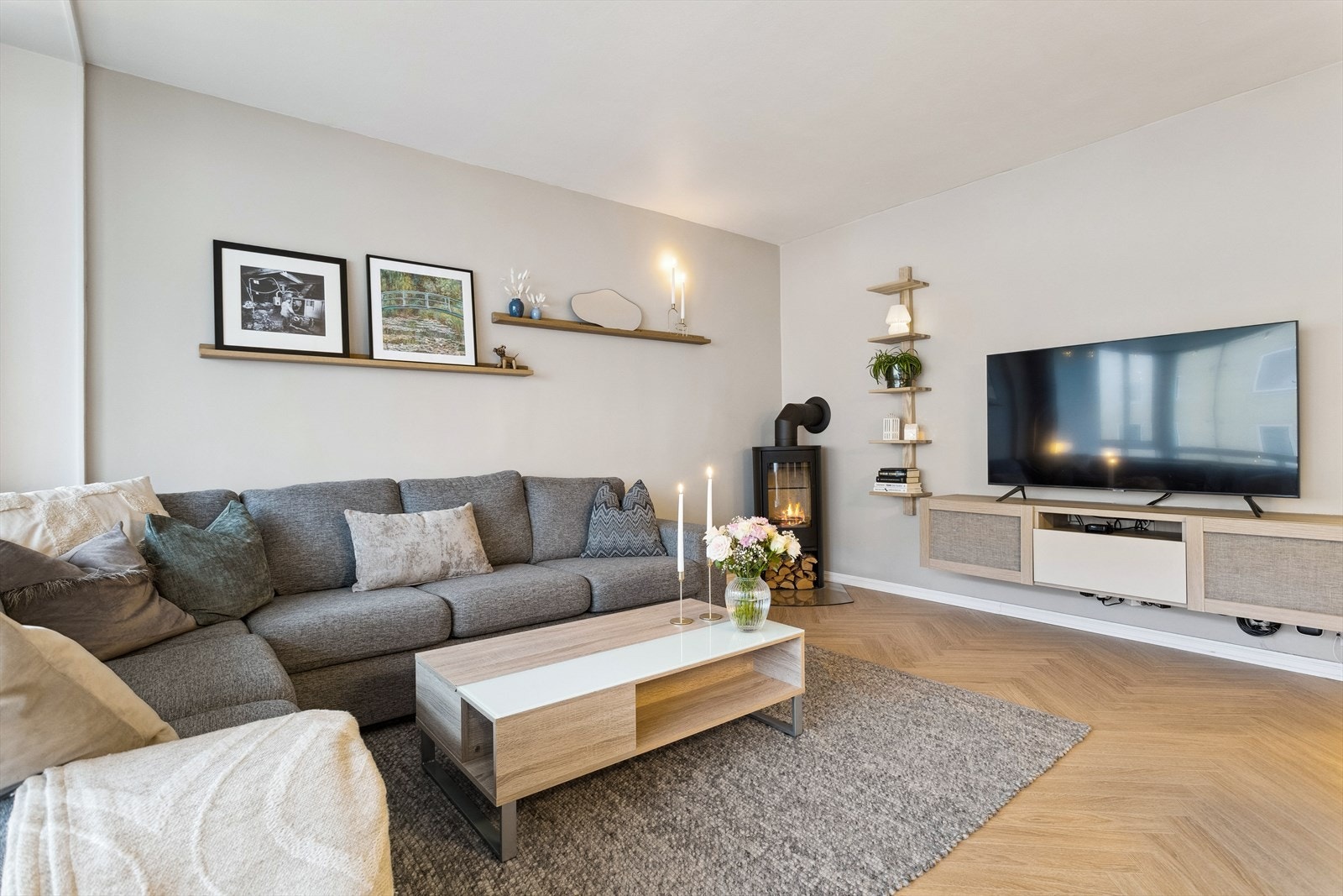 Borettslaget er vesentlig oppgradert de siste årene. Se vedlikeholdshistorikk i salgsoppgaven. Galleribilde