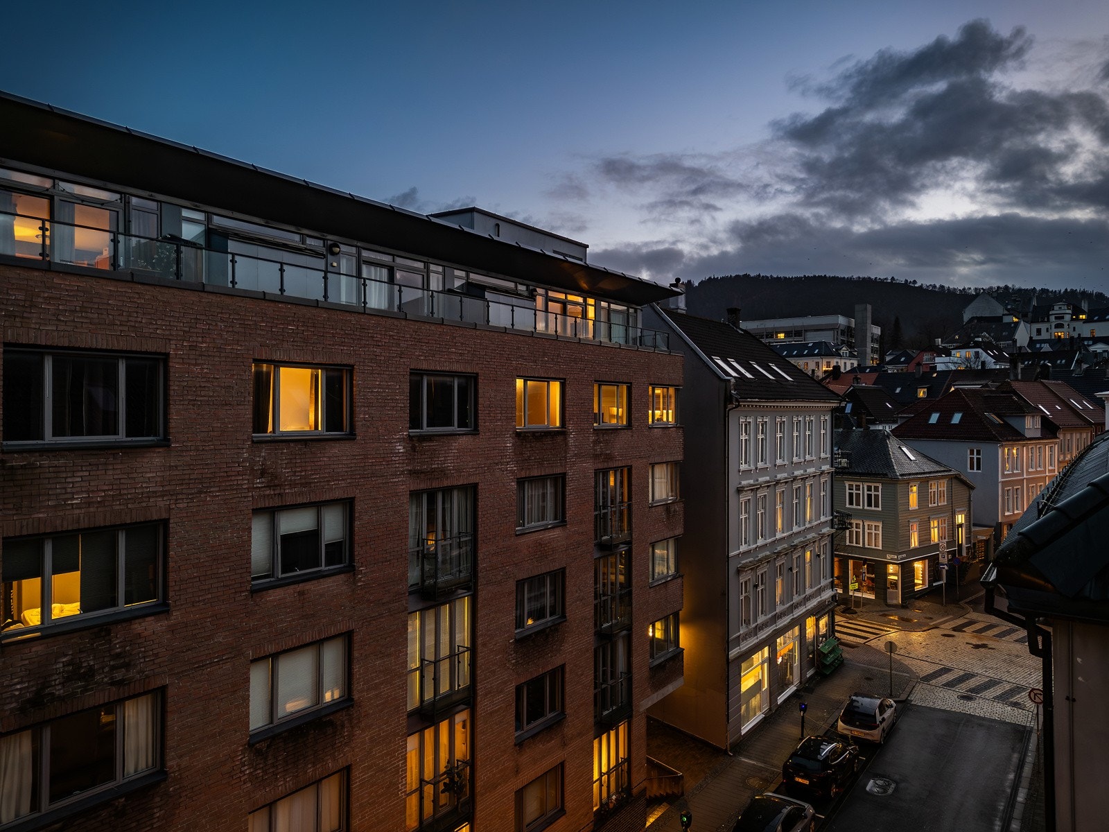 Fra leiligheten er det gangavstand til studiesteder som UiB, BI og Høyskolen Kristiania. Galleribilde