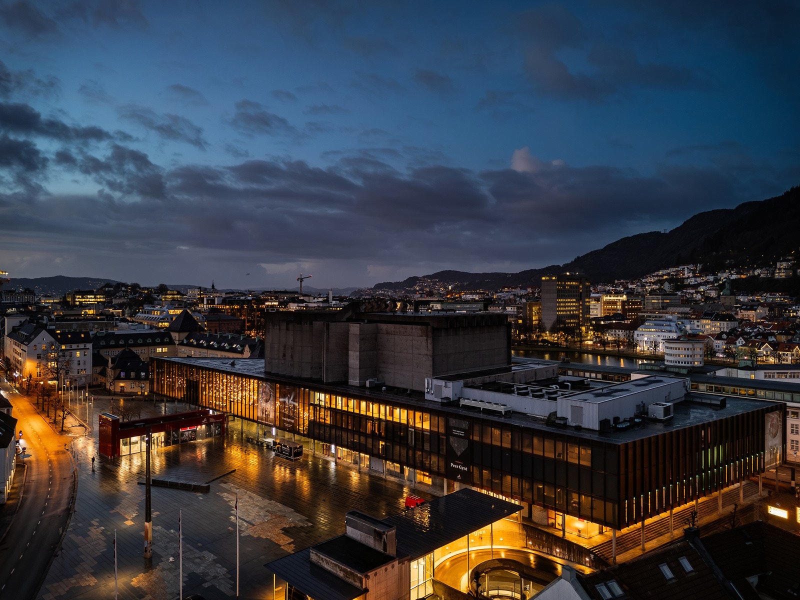 Du har et meget godt kollektiv tilbud innen få minutters gange med bybanestopp og busstopp med linjer til byens øvrige bydeler. Galleribilde