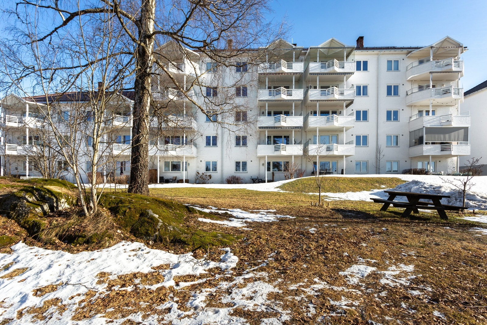 Fasadene ble rehabilitert i 2013 og vinduene ble skiftet ut i 2019 Galleribilde