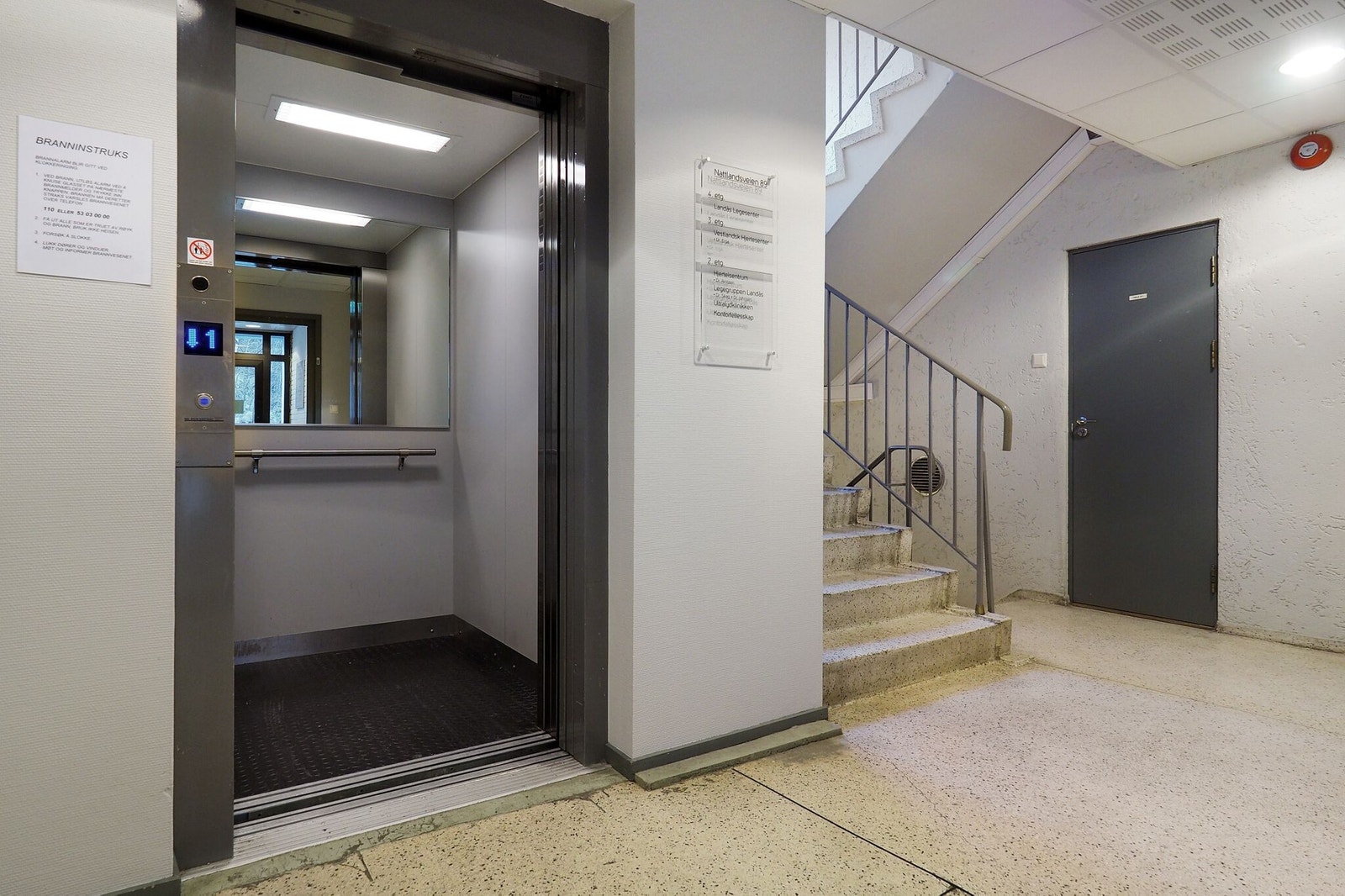 Felles heis og trappegang Galleribilde