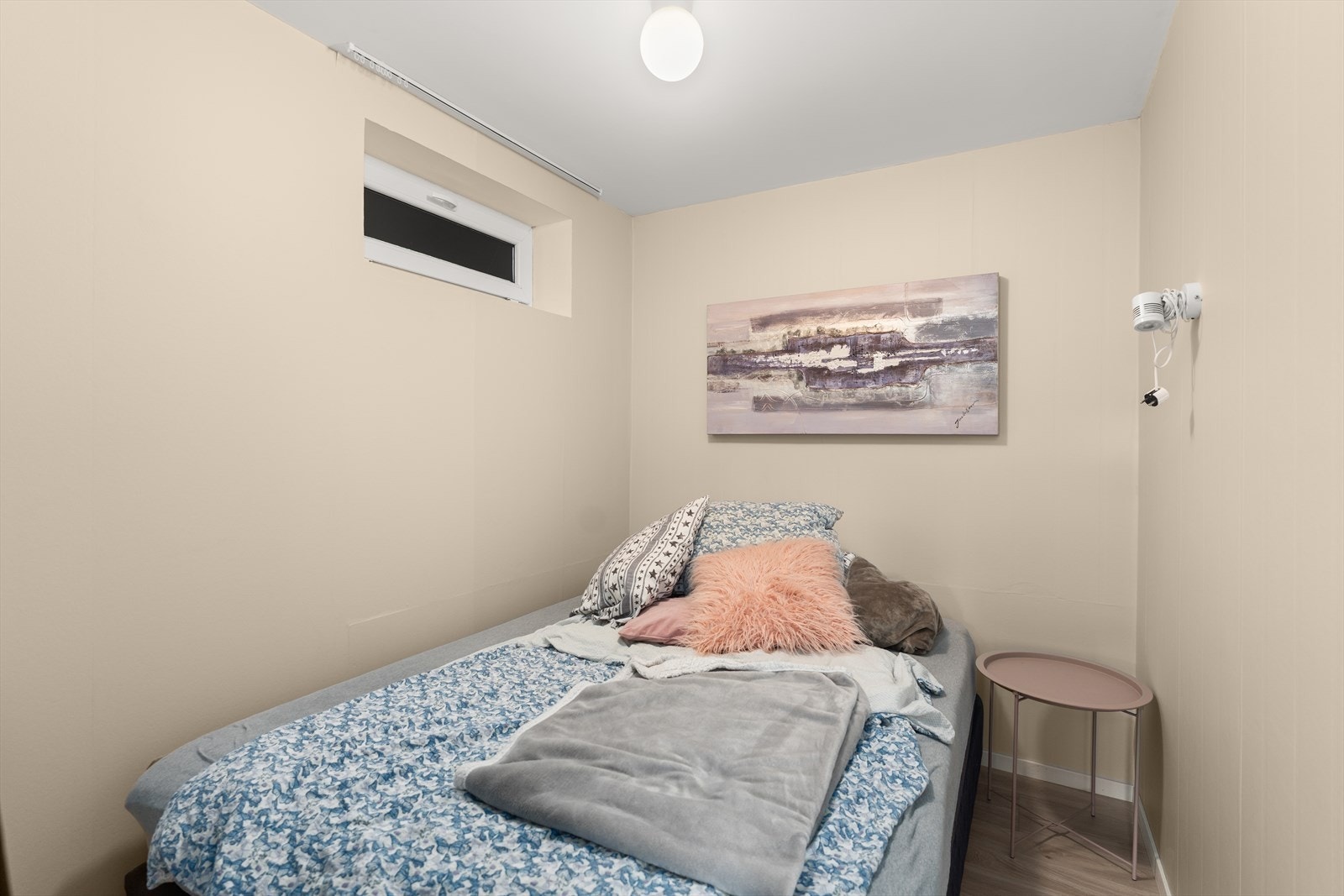 Sovealkove i hybel. Galleribilde