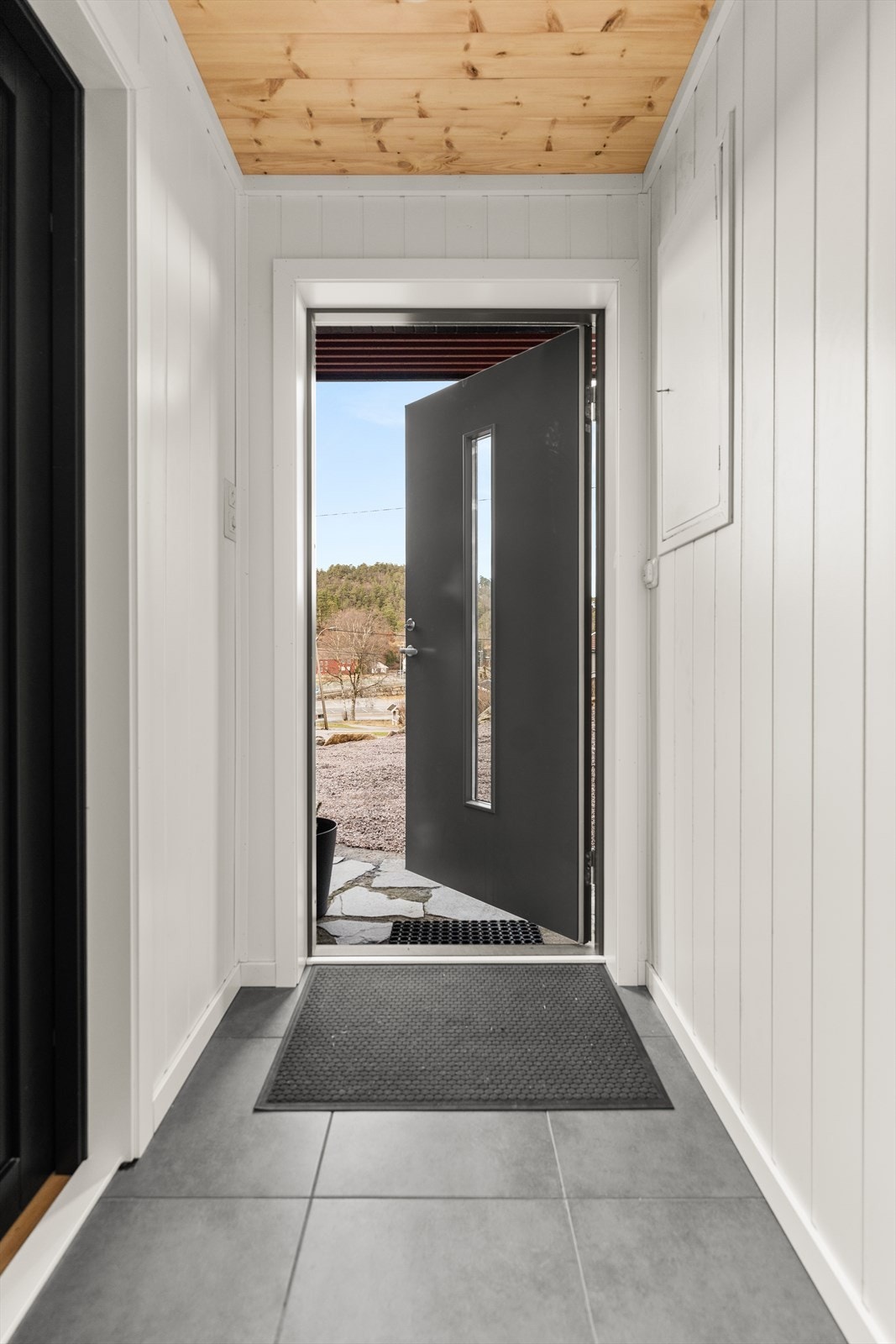 Inngangsparti til hybel. Egen strømmåler i hybelen. Galleribilde