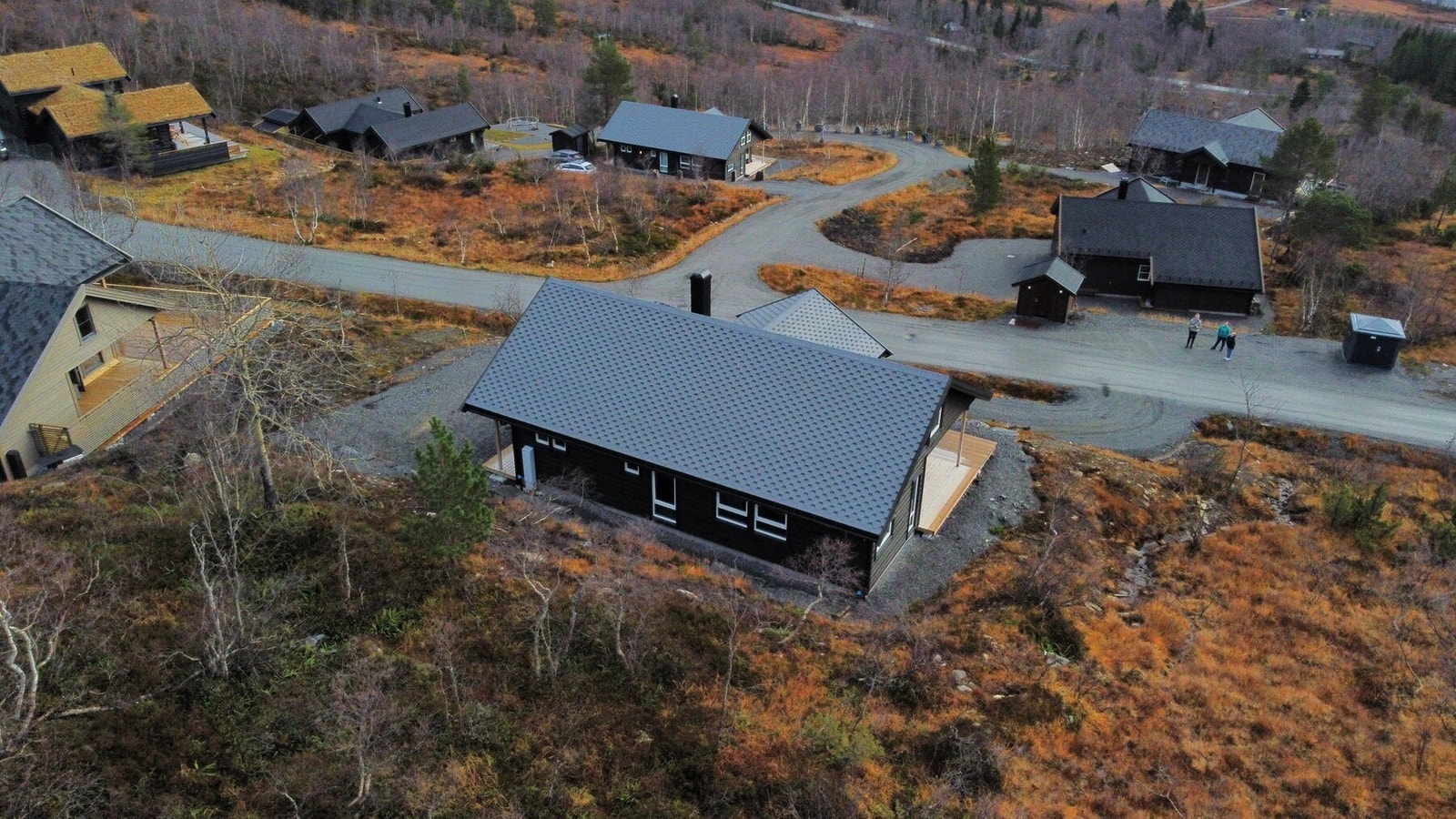 Årlige kommunale gebyr for hytterenovasjon var kr 2580,- i 2024. Eiendomsskatt var i 2024 kr. 1323,-. Galleribilde