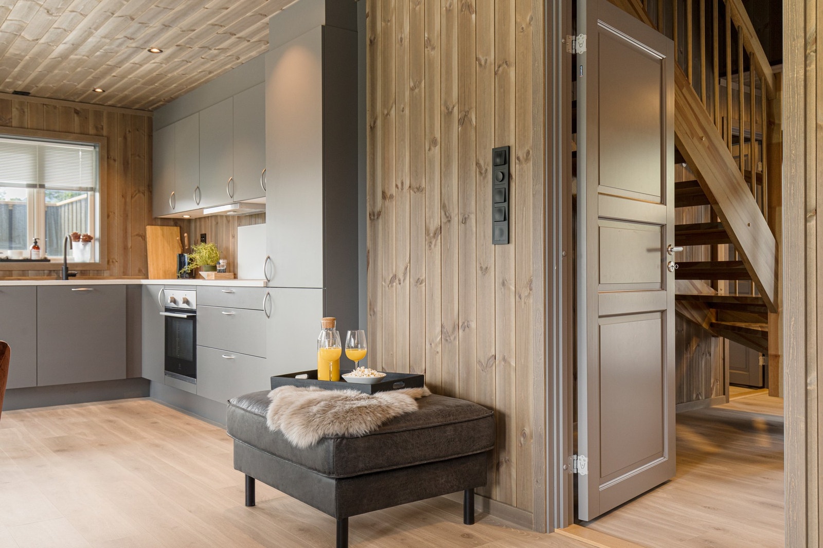 Ledspotter i himling ved kjøkkenet. Galleribilde