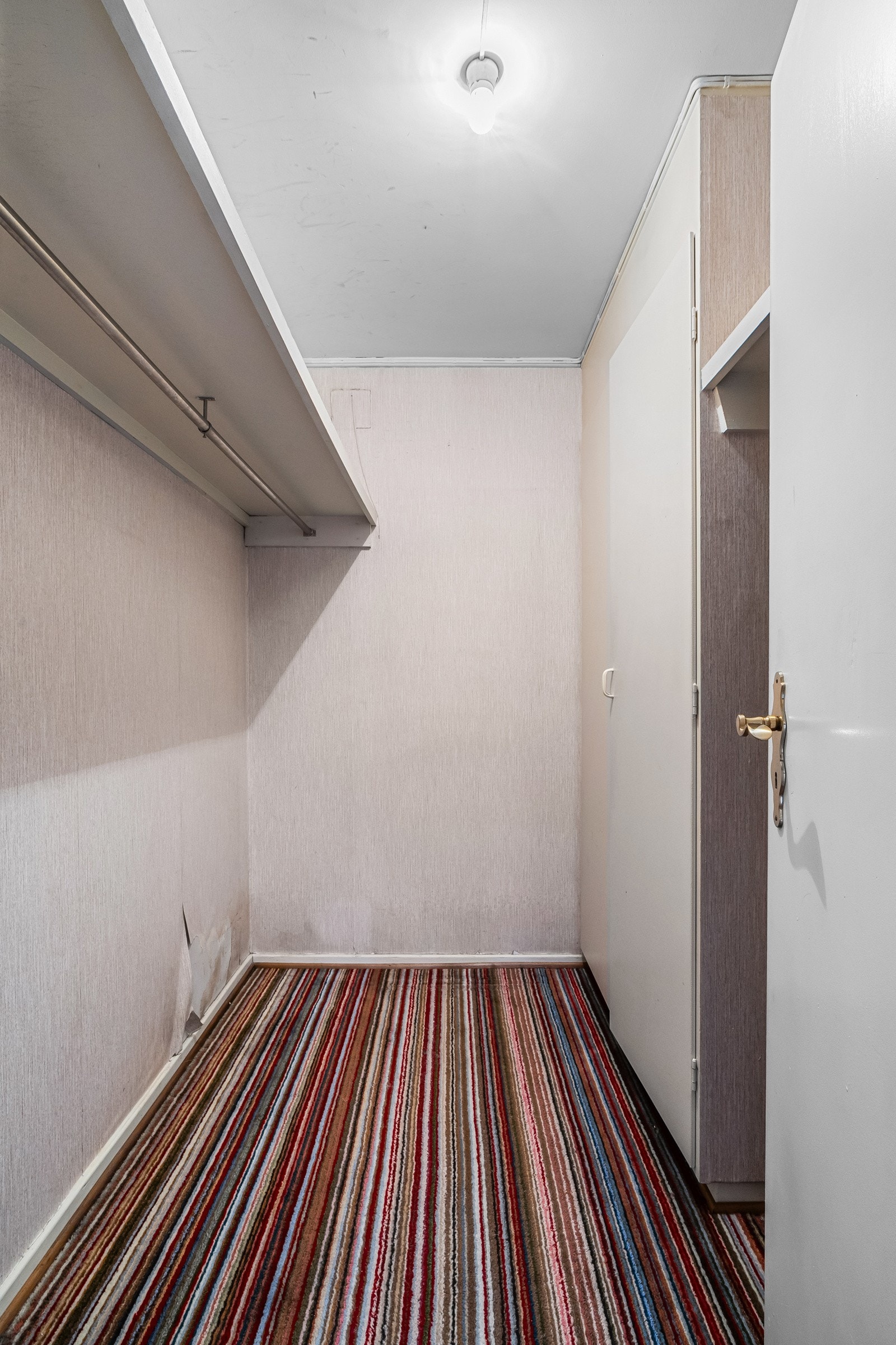 Hovedsoverommet har adkomst til en bod, som f.eks. kan innredes som eget walk-in closet med hyller, skuffer og oppheng. Galleribilde