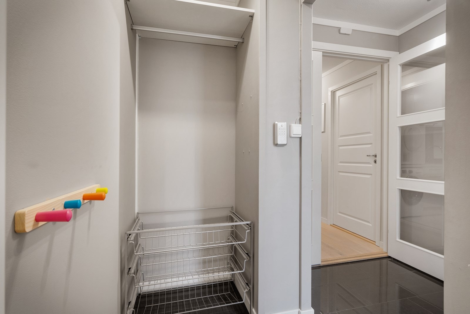 - Gode lagringsmuligheter i nisje - Galleribilde