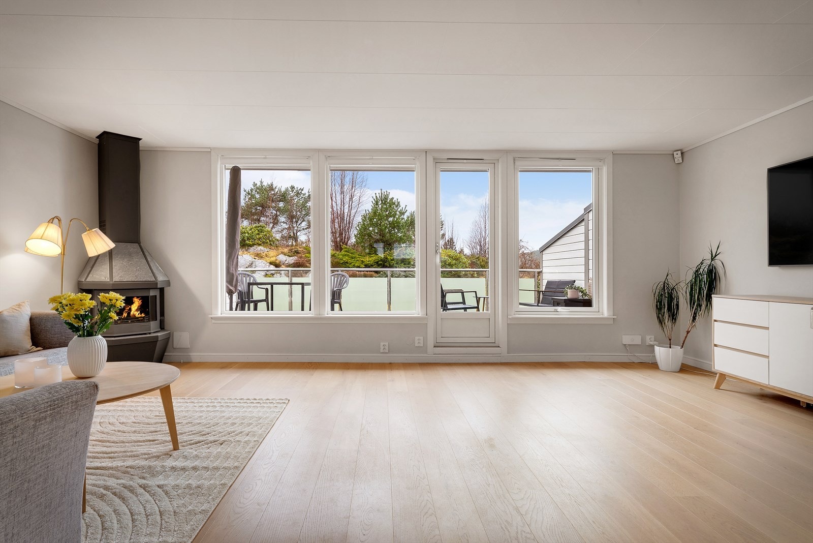 - Boligen har et totalt BRA-i på 128m² fordelt over 2 plan - Galleribilde