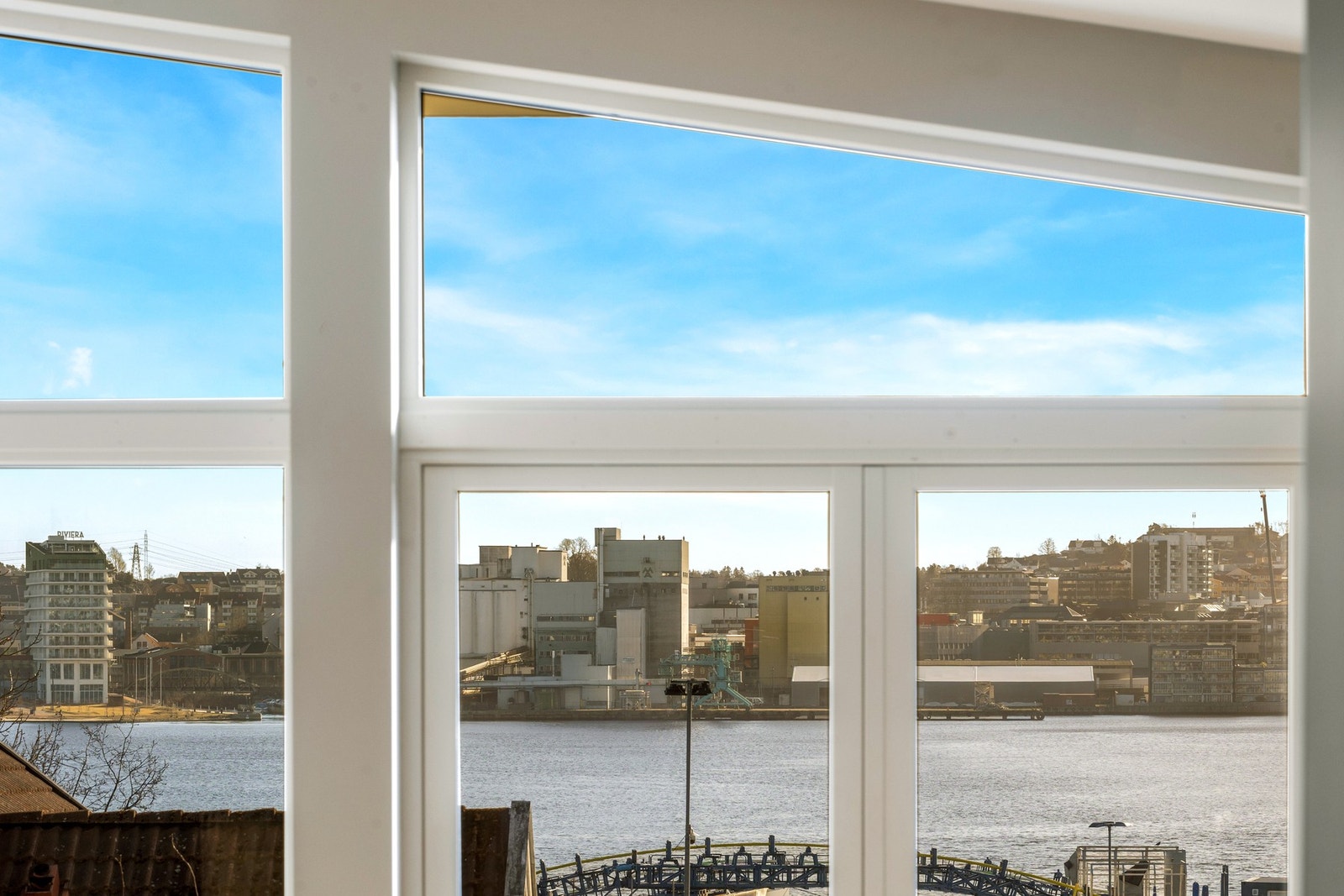 Utsikt mot Mossesundet og den nye, spennende bydelen Verket på motsatt side av sundet Galleribilde