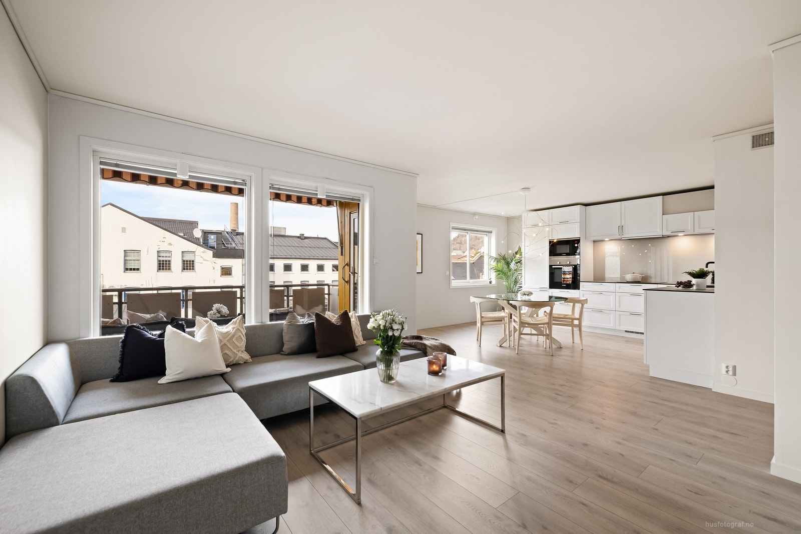 Ida Schjølberg v. EIE eiendomsmegling ønsker velkommen Galleribilde