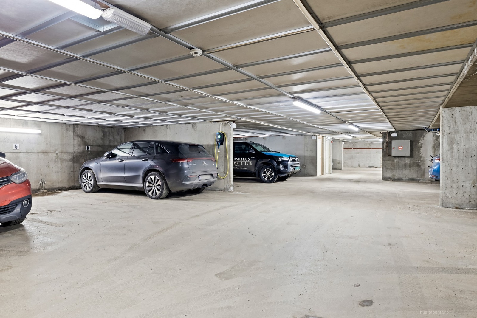 Tilhørende parkering i garasjekjeller Galleribilde