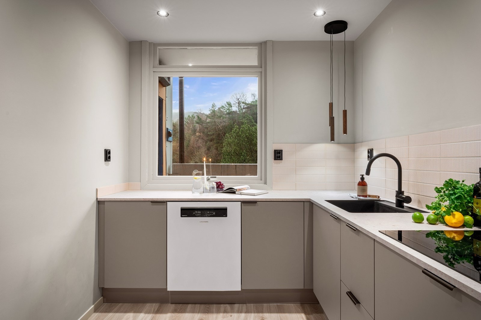 - Kjøkkenet fikk ny innredning i 2024! - Galleribilde