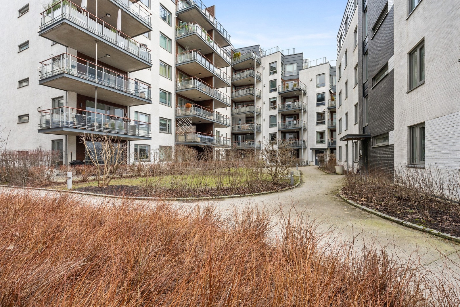 Bakgård Galleribilde