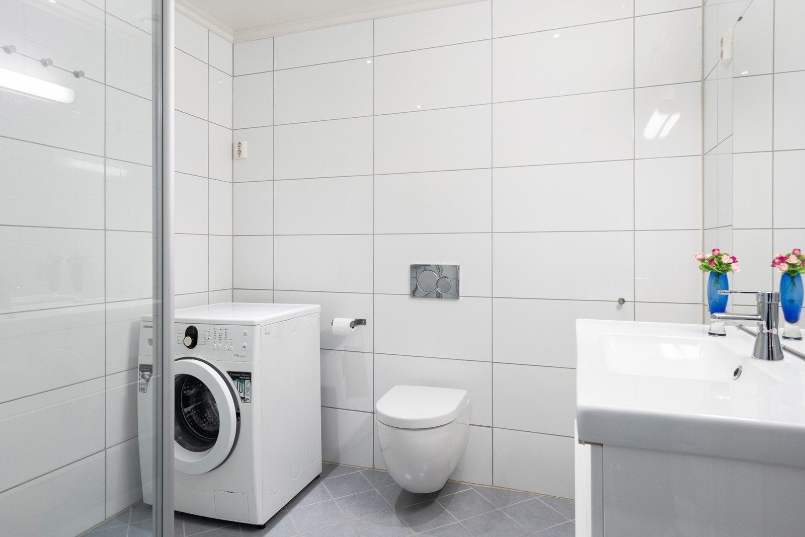 Plass og opplegg for vaskemaskin på badet. Galleribilde