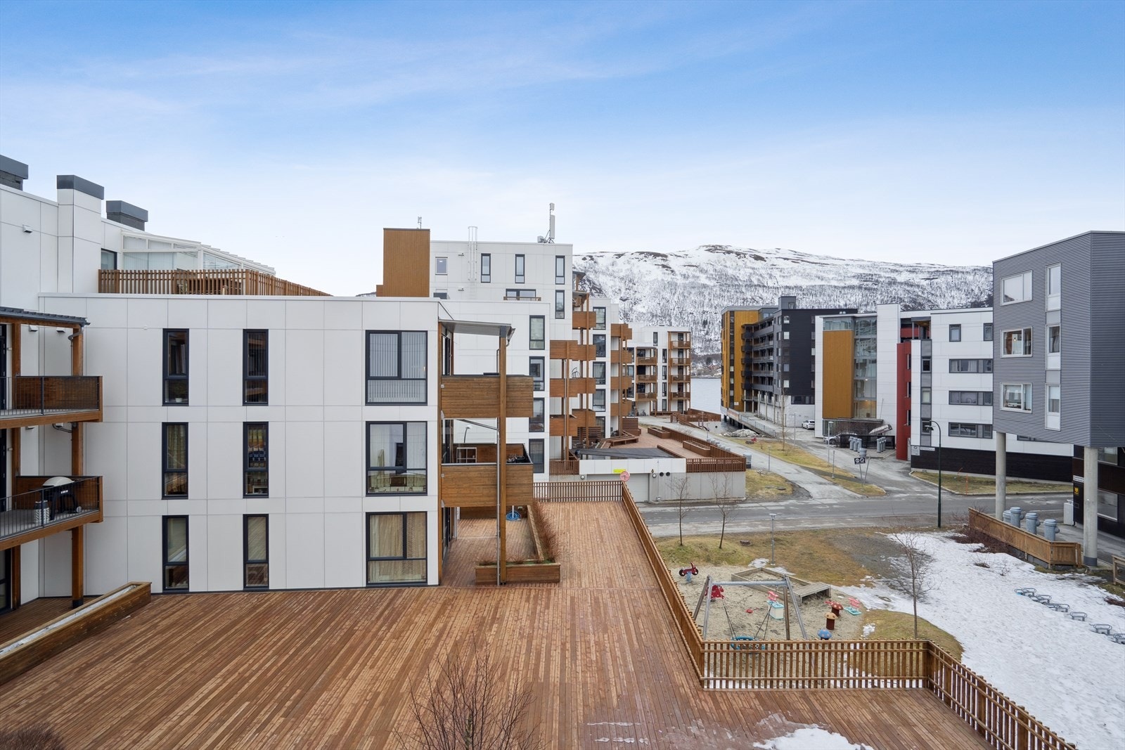 Utsikt fra balkong Galleribilde