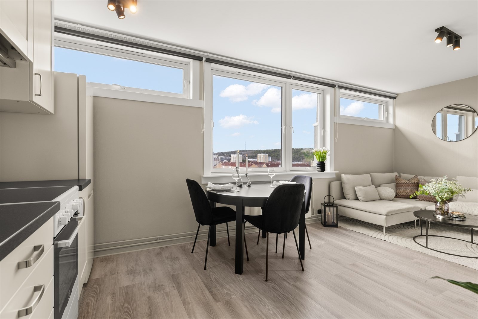 Leiligheten er malt i en delikat farge som gir en lun og hyggelig atmosfære. Galleribilde