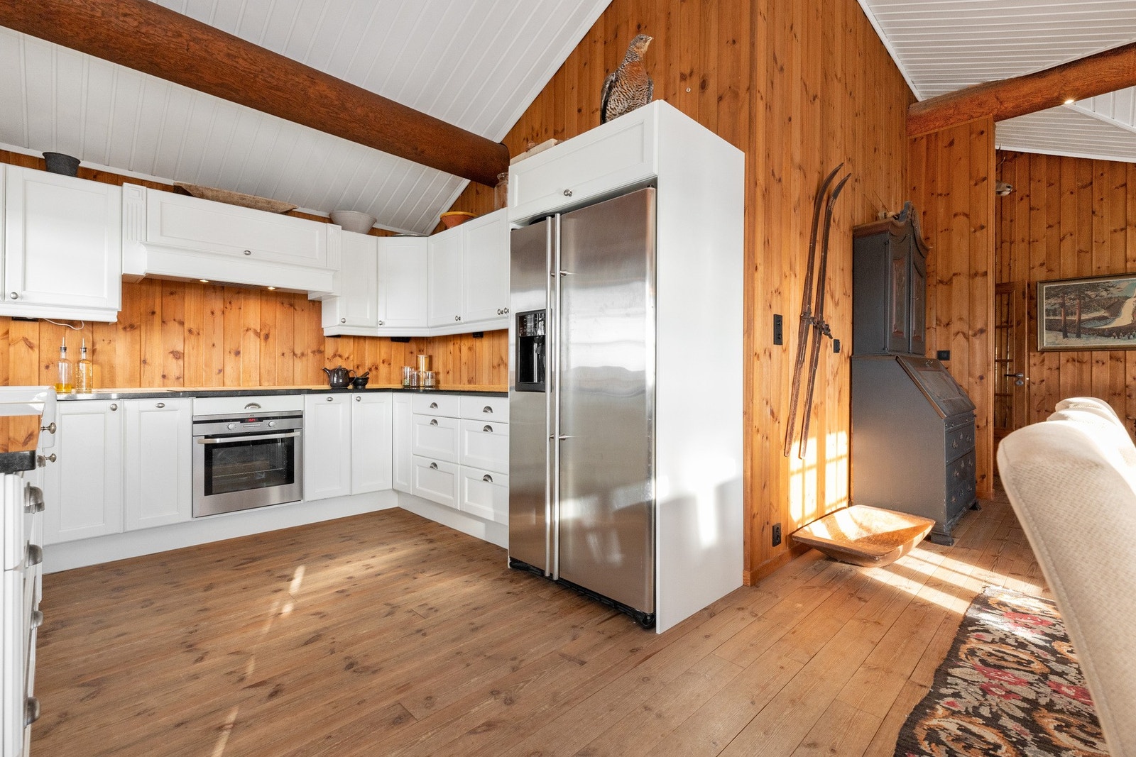 Flott kjøkken med Huseby innredning, malt i en lys farge Galleribilde