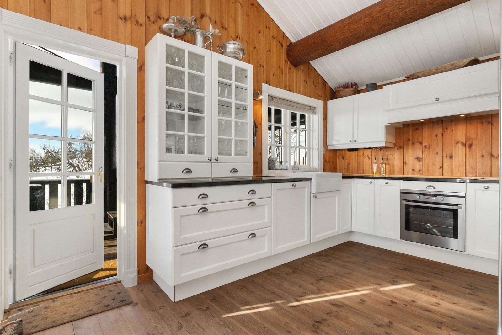 Godt med skap- og benkplass Galleribilde