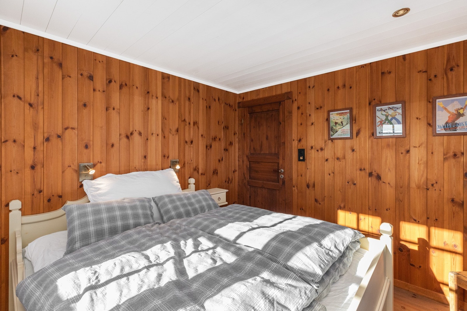 Soverom to og tre også med dobbeltseng Galleribilde