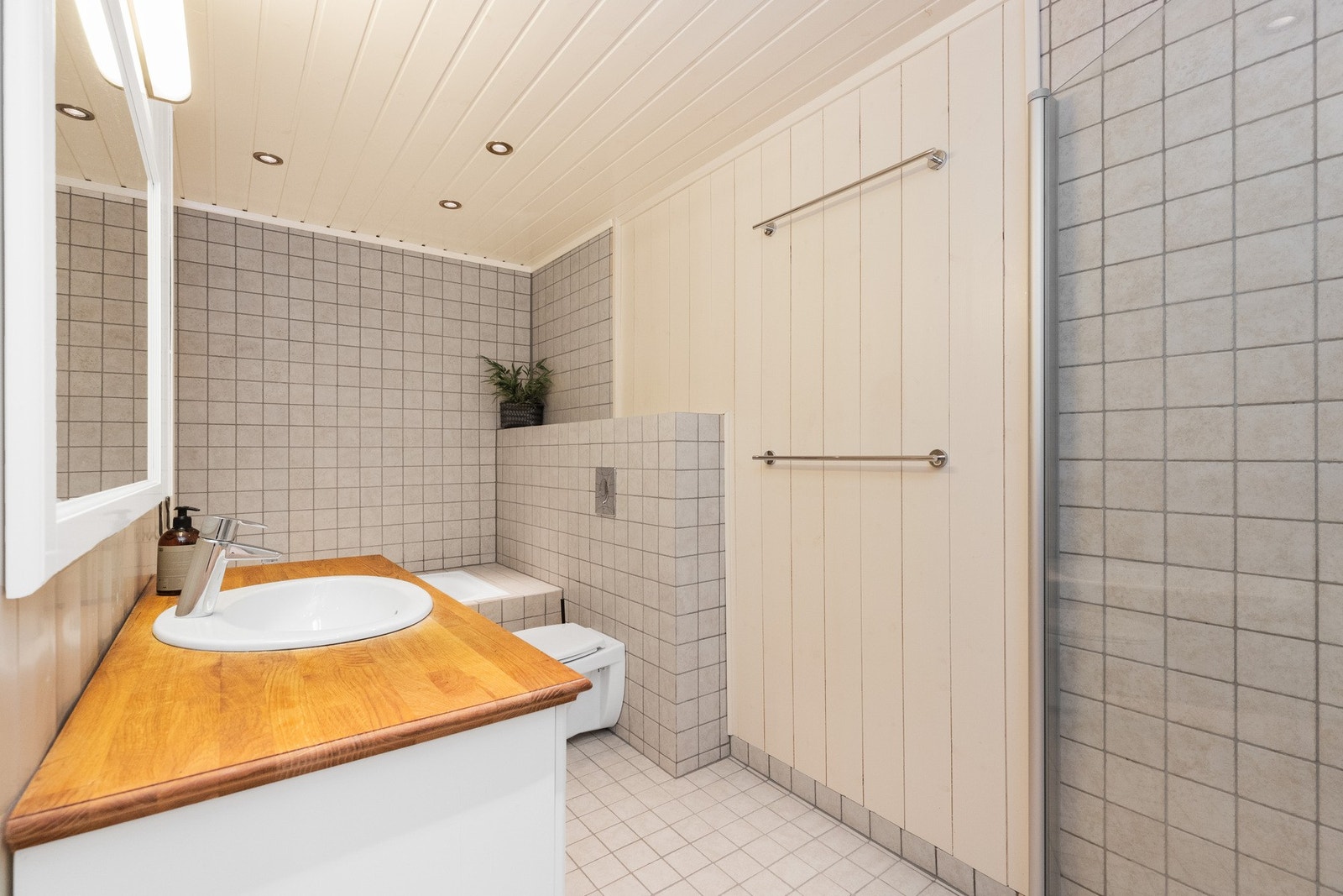 Dette badet i underetasjen Galleribilde