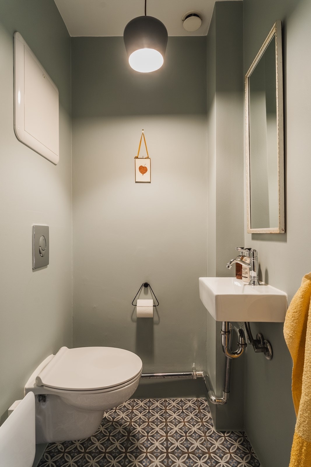 Toalettrom i 1. etasje med adkomst fra entrè Galleribilde