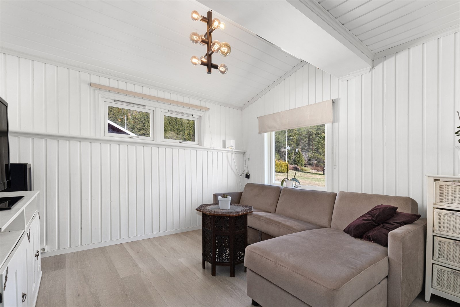 Leiligheten har totalt 4 soverom som alle holder en god størrelse. Soverom 4 er i dag innredet som en TV-stue. Galleribilde