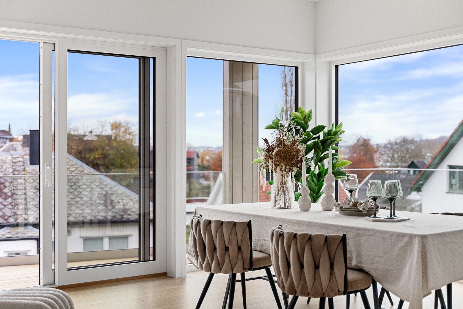 God plass til spisegruppe. Galleribilde