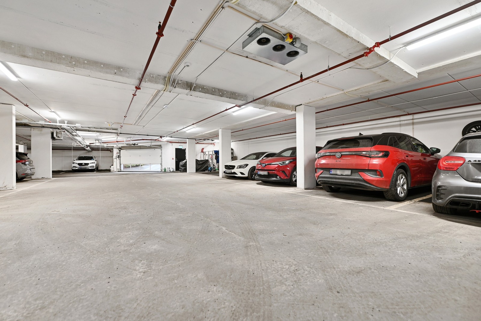 Leiligheten disponerer garasjeplass i felles garasjekjeller. Galleribilde