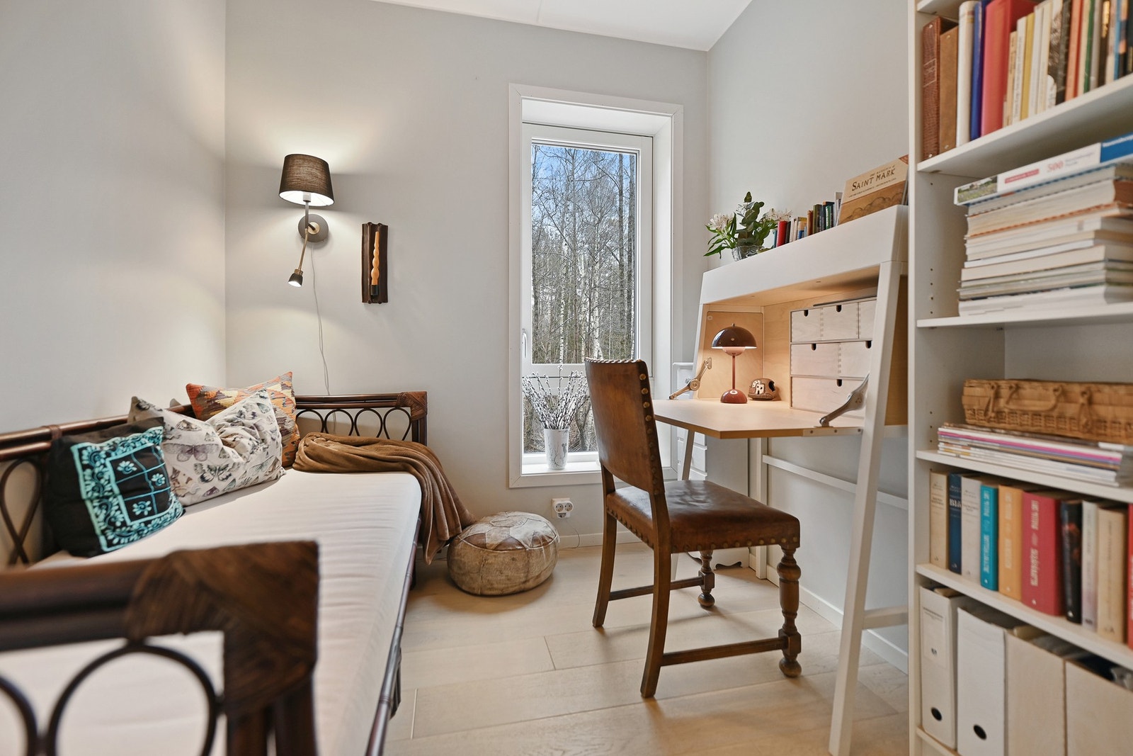 Alle soverommene er vendt mot friarealene. Galleribilde