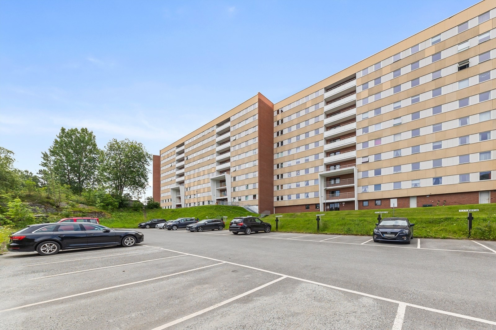 Borettslaget har per i dag 320 parkeringsplasser på 528 leiligheter Galleribilde