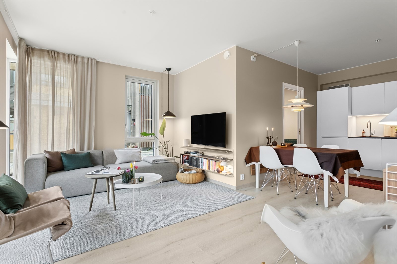 Stue og kjøkken er tilsammen ca 25 m². Galleribilde