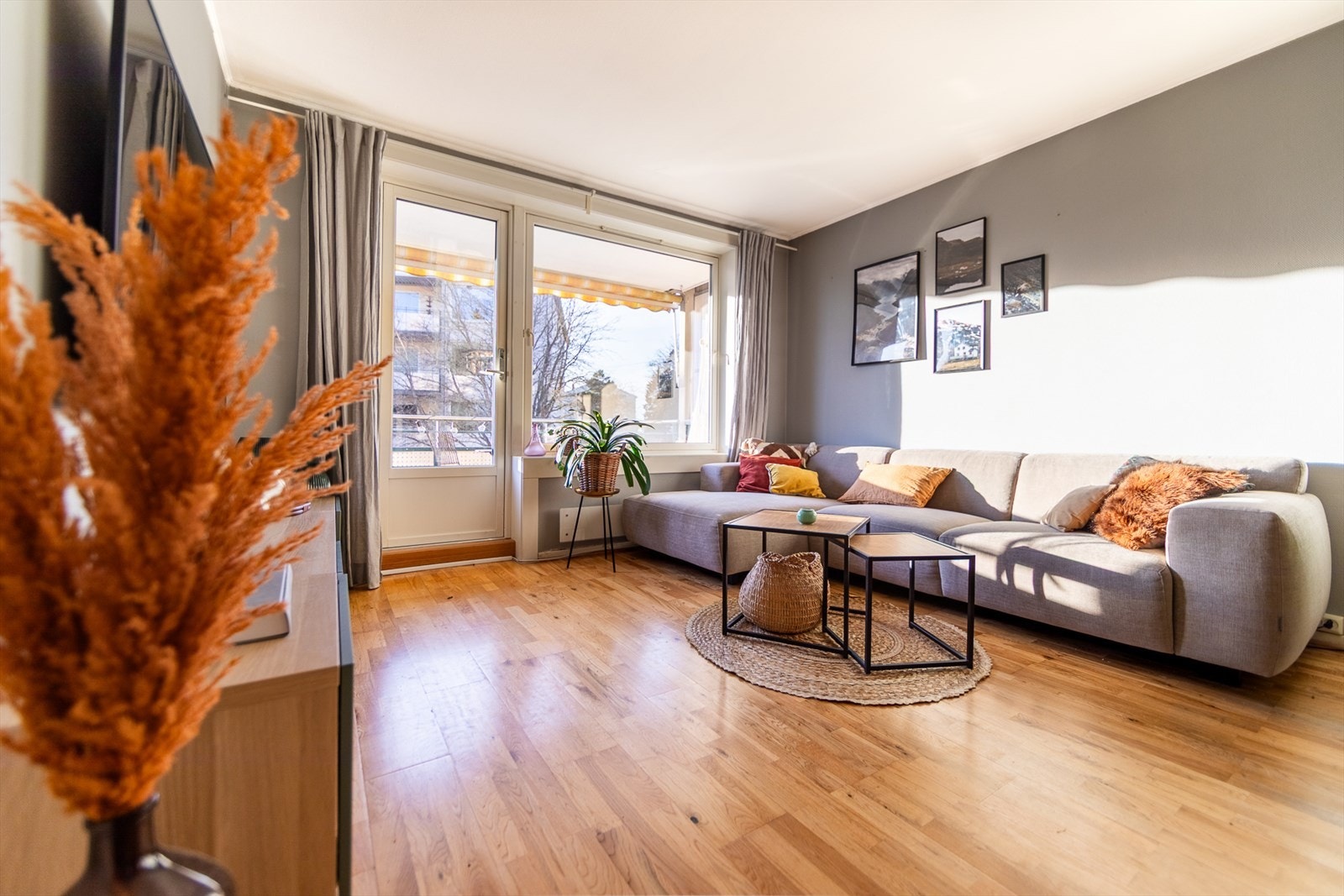 Det er store vindusflatene fra 2013 utført i borrettslaget regi. Galleribilde