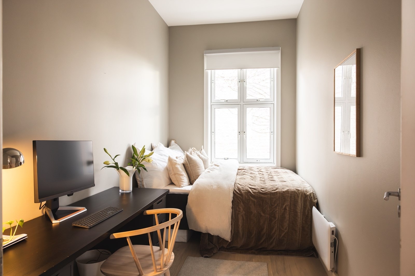 - Soverom to er også av god størrelse og har plass til dobbeltseng og garderobeløsning - Galleribilde