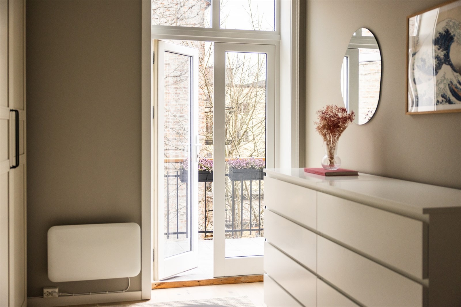 - Utgang til balkong fra hovedsoverommet - Galleribilde