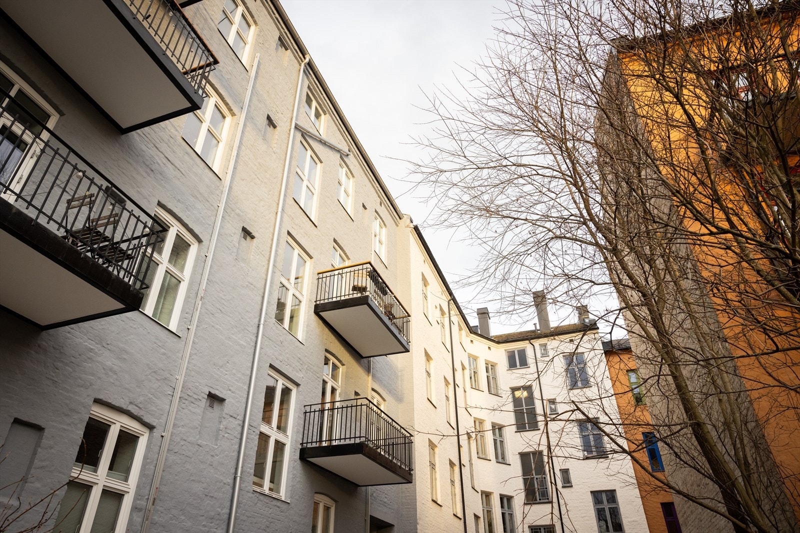 - Fasade fra bakgård - Galleribilde