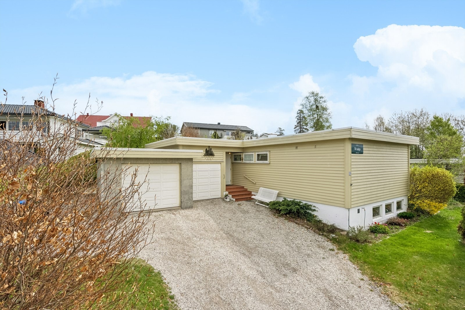 Trivelig og stor enebolig med solrik eiendom på Rakkeveik/Vear Galleribilde