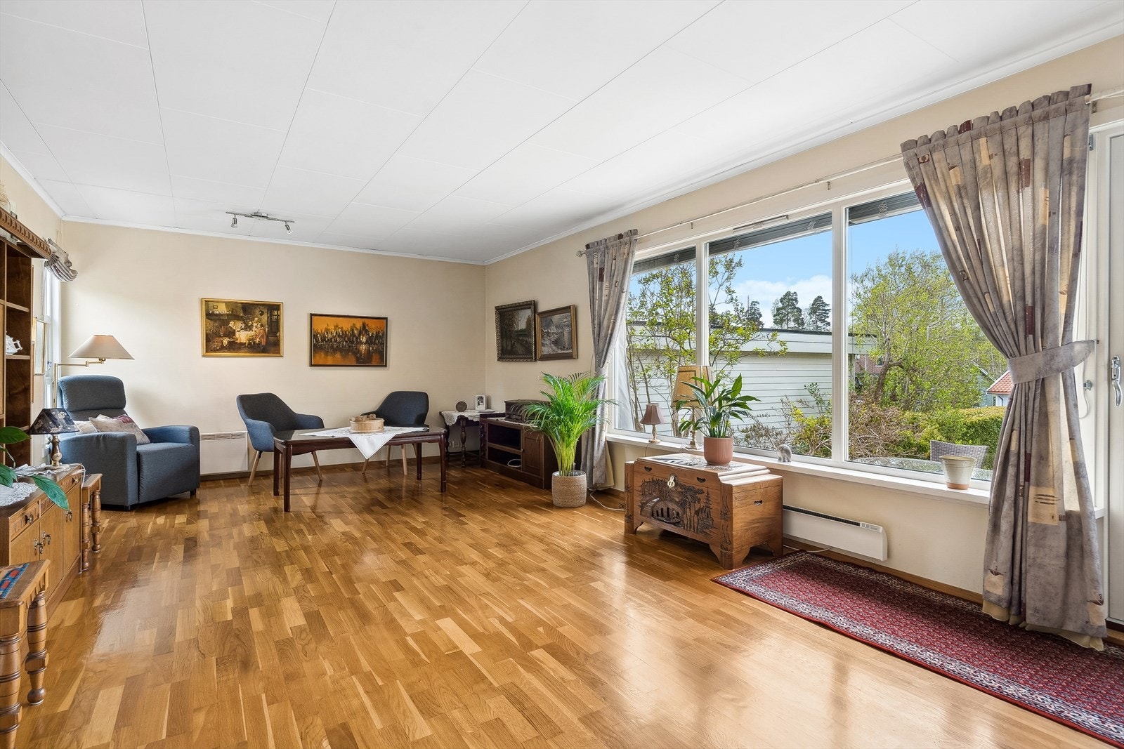 Boligen byr på et funksjonelt planløsning som gir muligheter til stor stue med åpen kjøkkenløsning om ønskelig Galleribilde