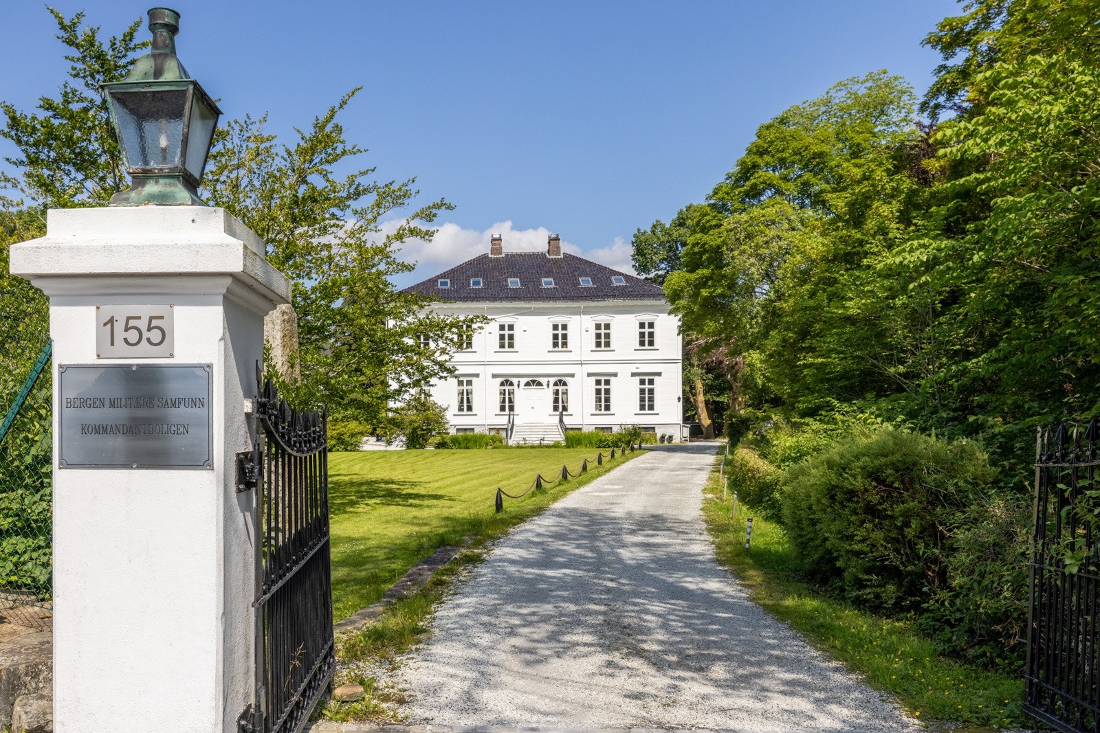 Den majestetiske Kommandantboligen. Et område med mye spennende historie. Galleribilde