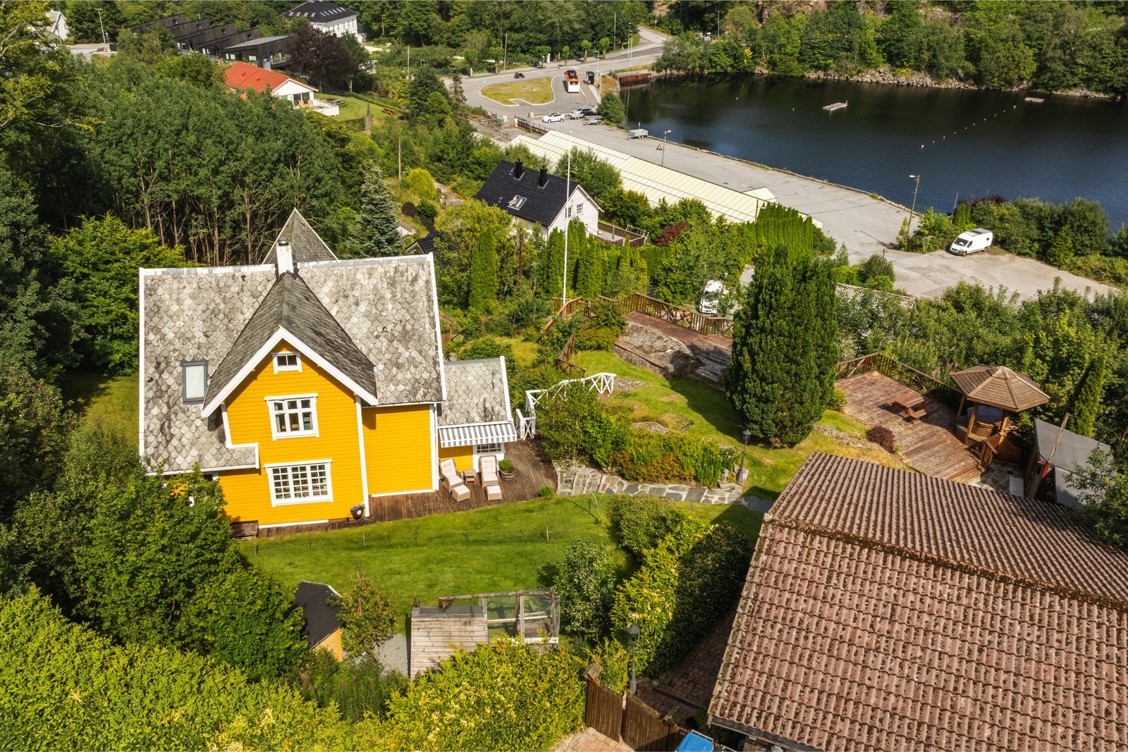 Dette er et familievennlig nabolag med mye friareal. Galleribilde