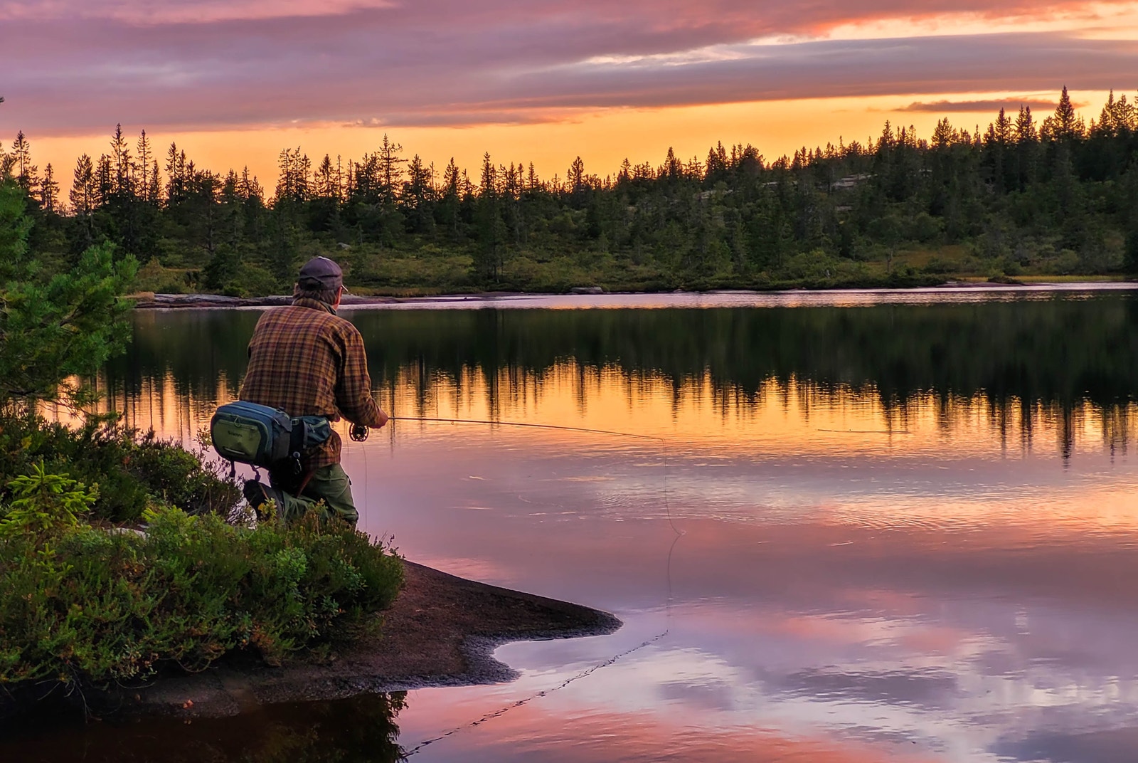 Mulighet for fiske i fjellvann og tjern. Galleribilde
