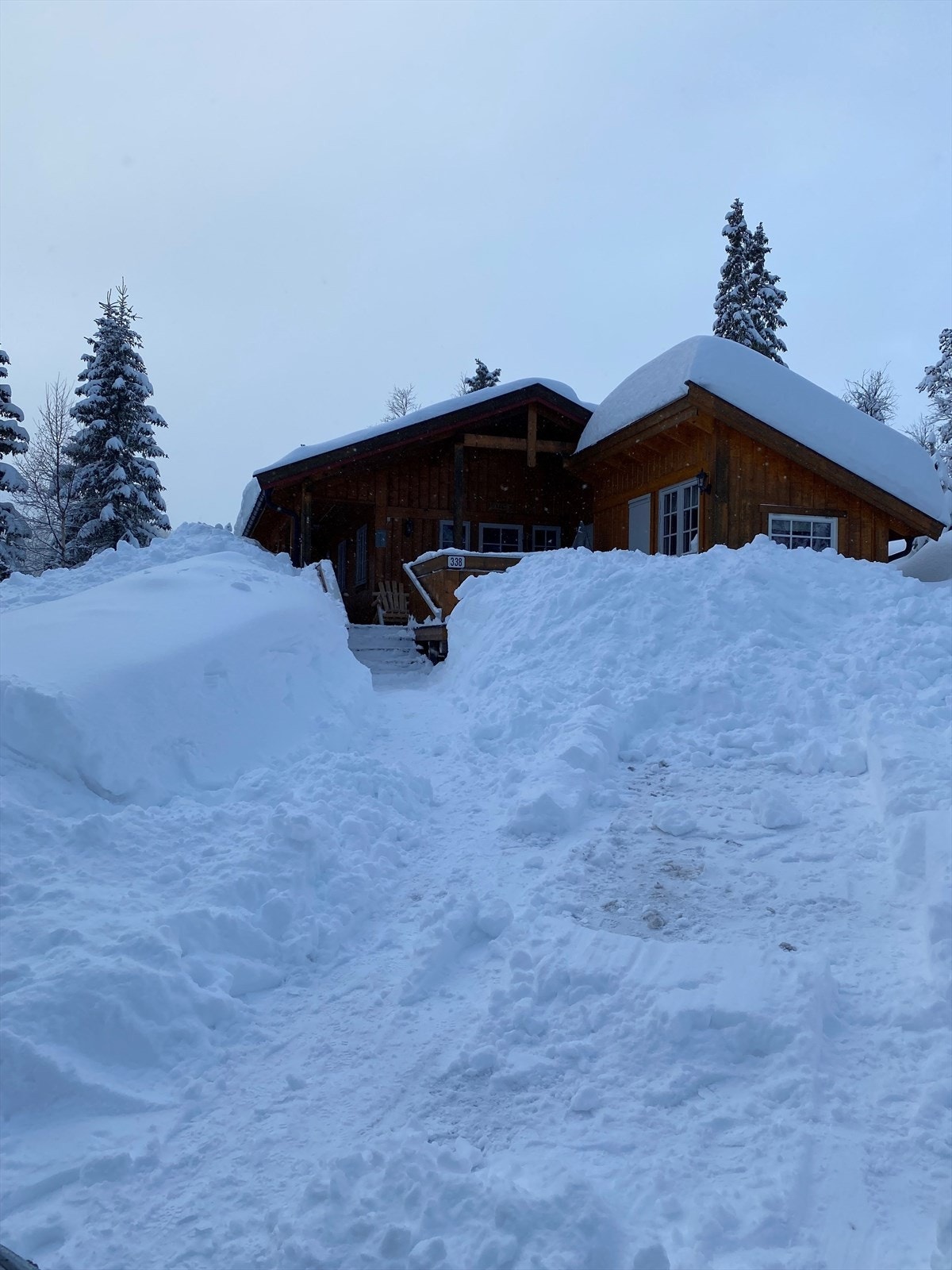 Hytta i full vinter - Selgers bilde Galleribilde