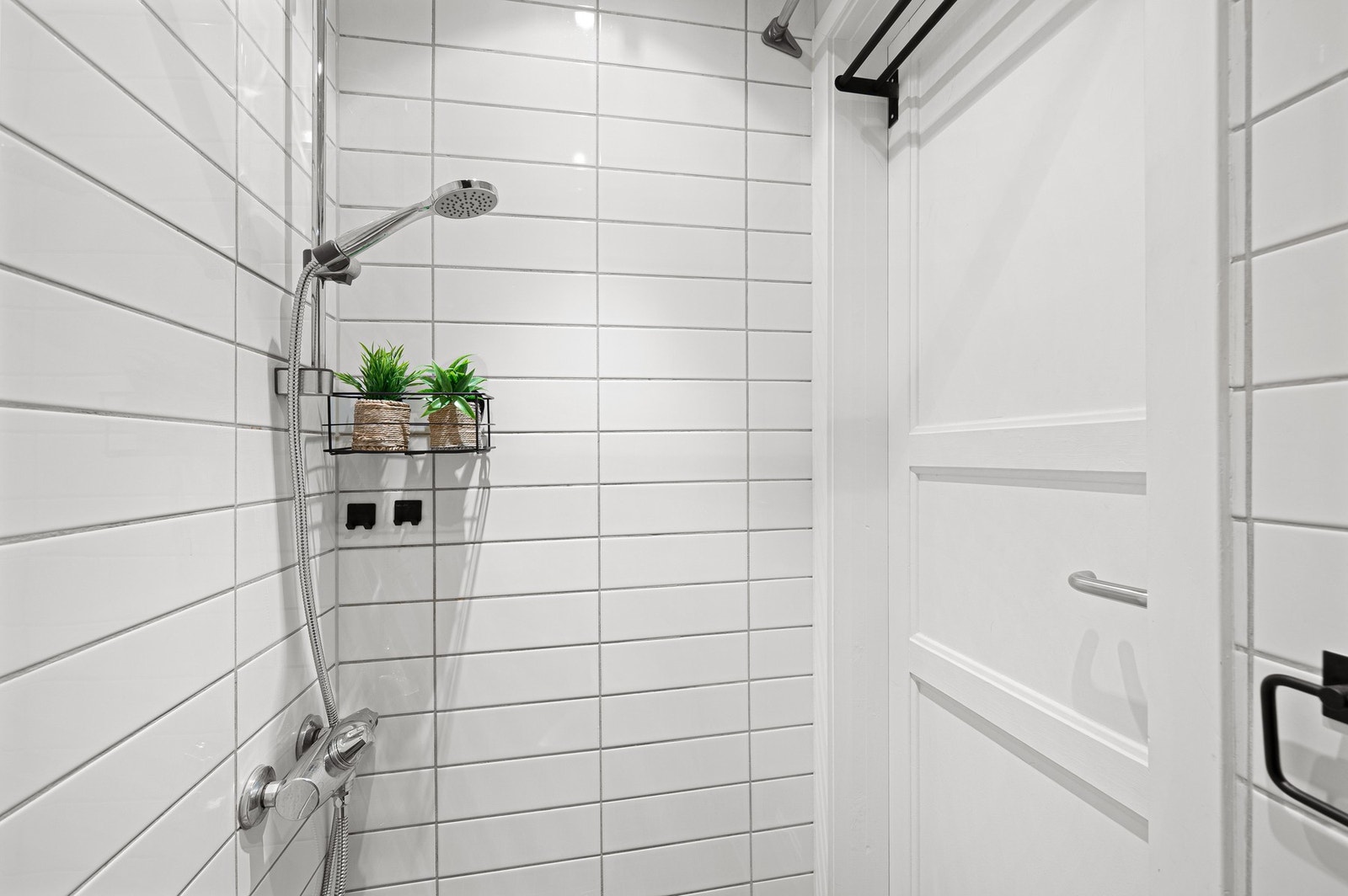 Pent flislagt baderom. Galleribilde